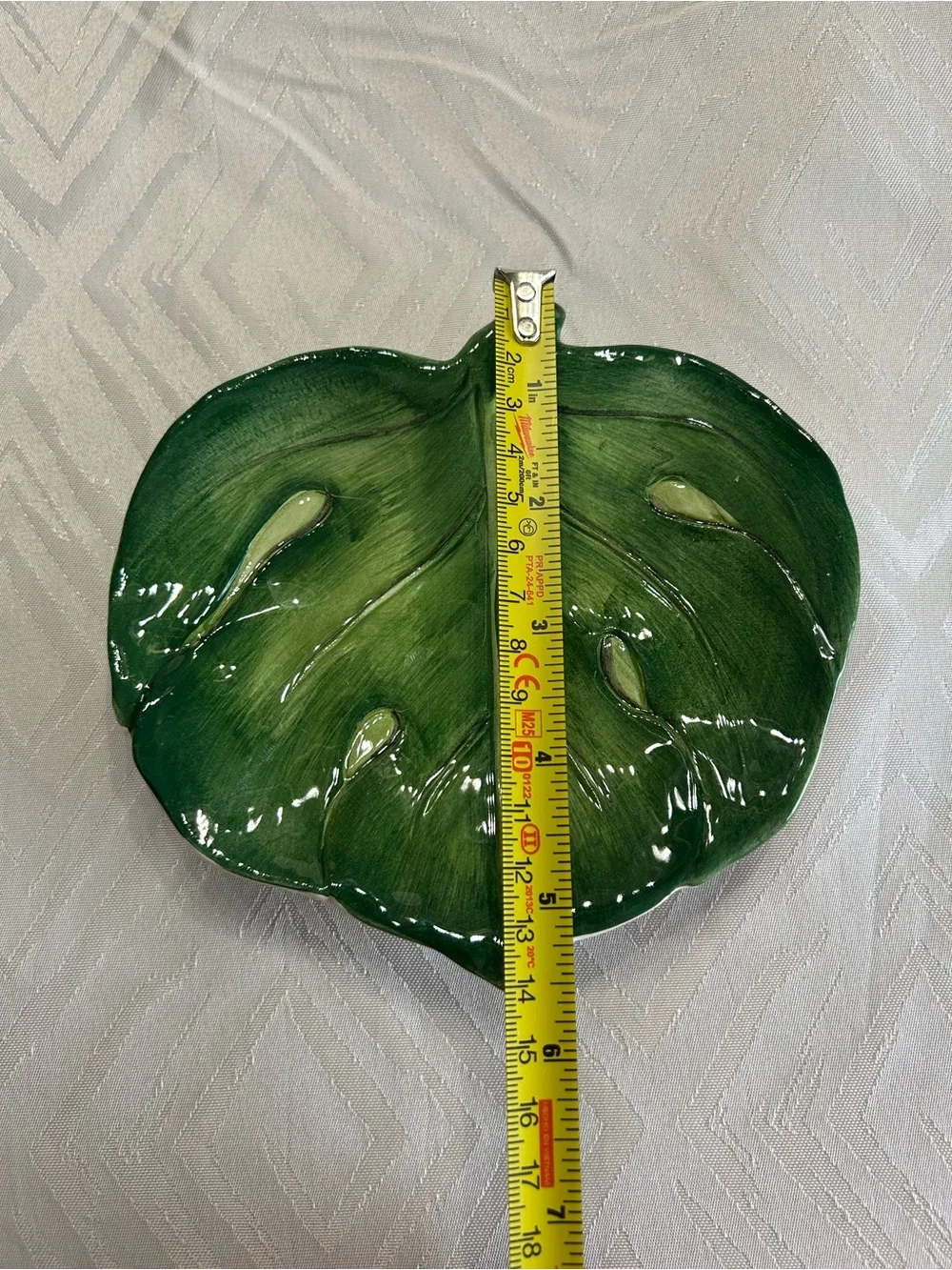 Vietri Villa Palma Bread and Butter Leaf Shaped Plates